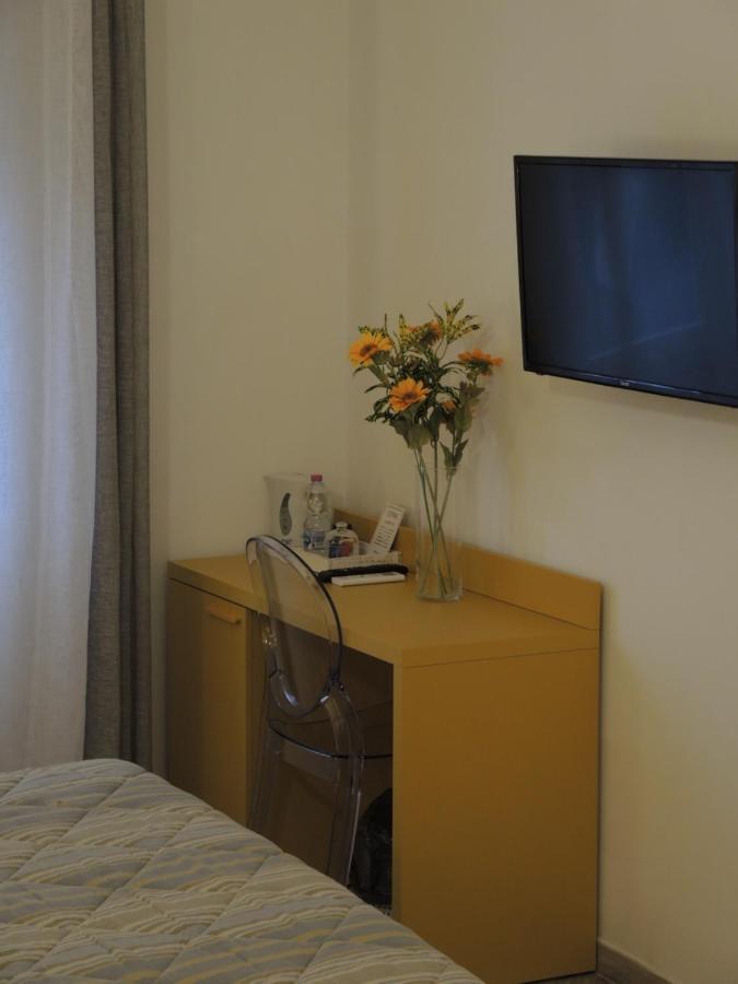 B&B Ariston Pisa Tower ภายนอก รูปภาพ
